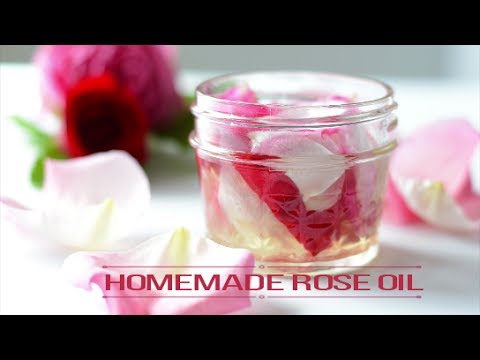 How to Make Homemade Rose Oil