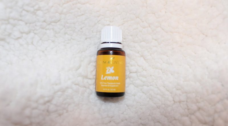 Review: Young Living Lemon Essential Oil